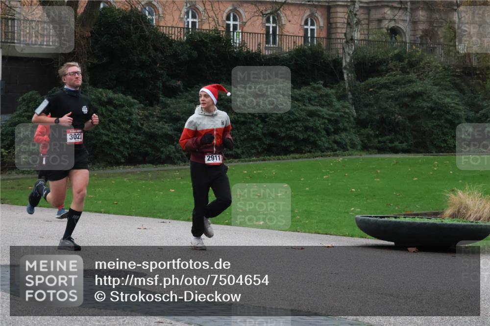 08.12.2024 - St. Pauli X-Mass-Run No. 14 Strokosch-Dieckow http://msf.ph/oto/7504654 08.12.2024 09:38:01 Laufen 3023, 2911 meine-sportfotos.de