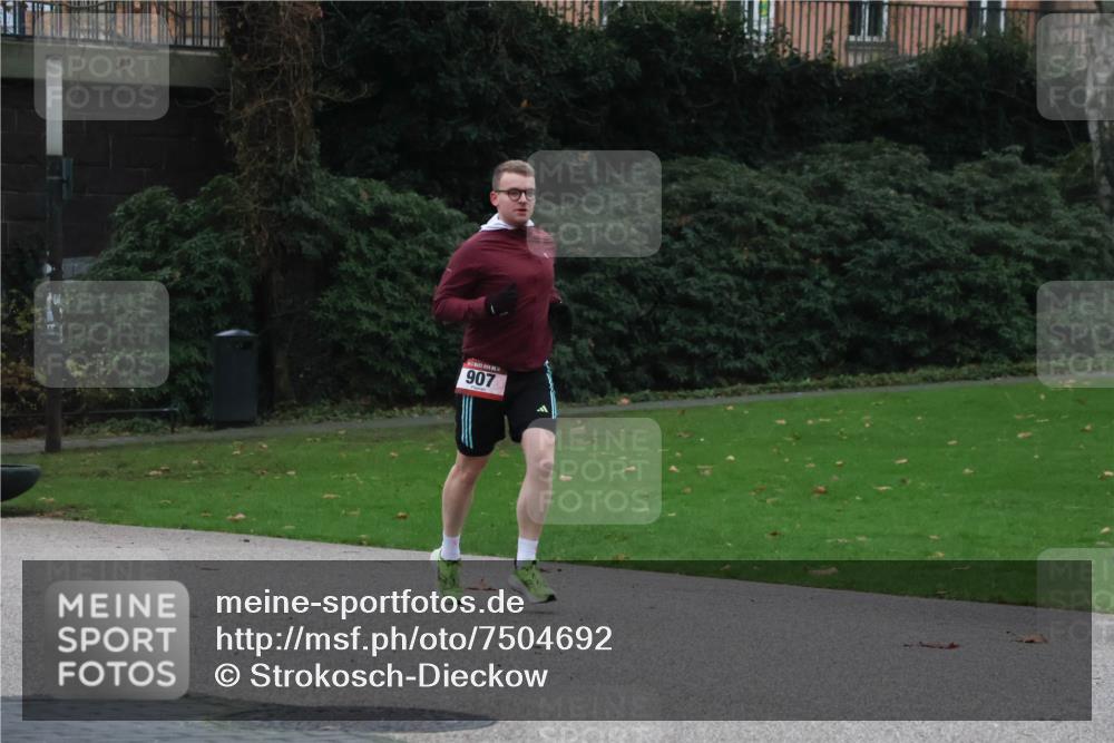 08.12.2024 - St. Pauli X-Mass-Run No. 14 Strokosch-Dieckow http://msf.ph/oto/7504692 08.12.2024 09:38:08 Laufen 907 meine-sportfotos.de