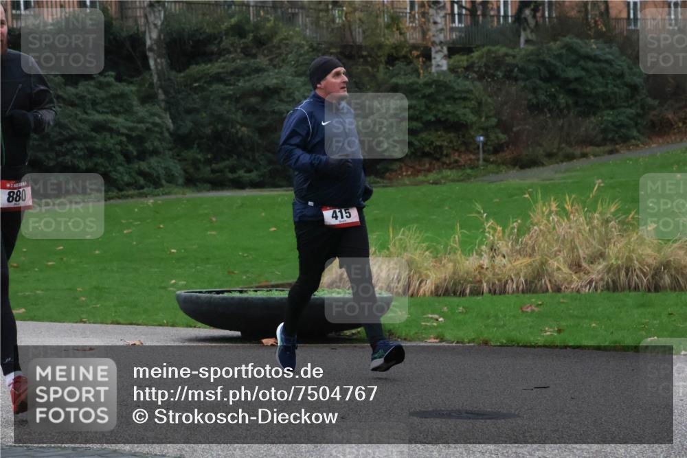 08.12.2024 - St. Pauli X-Mass-Run No. 14 Strokosch-Dieckow http://msf.ph/oto/7504767 08.12.2024 09:38:28 Laufen 880, 415 meine-sportfotos.de