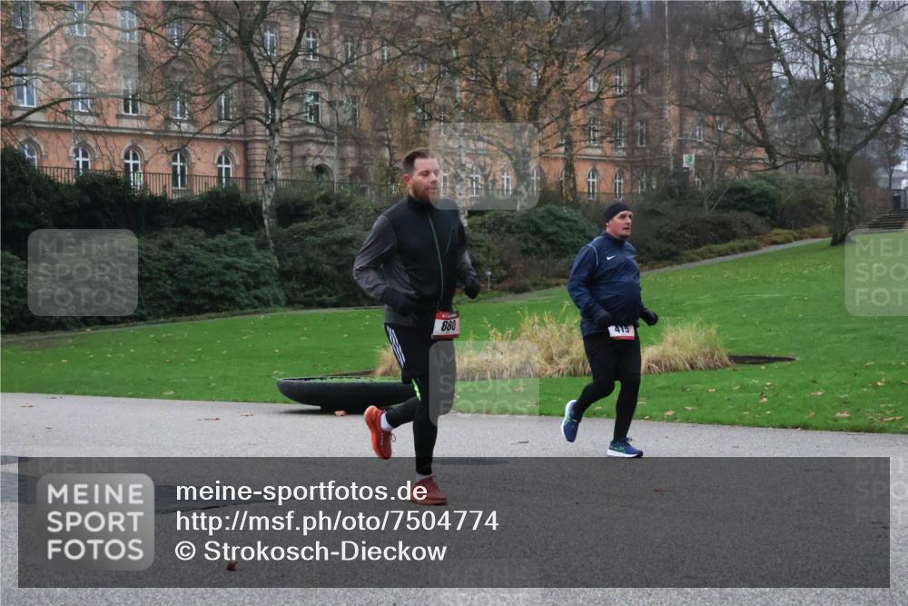08.12.2024 - St. Pauli X-Mass-Run No. 14 Strokosch-Dieckow http://msf.ph/oto/7504774 08.12.2024 09:38:29 Laufen 880, 415 meine-sportfotos.de