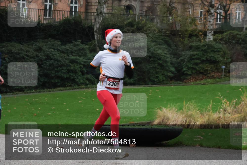 08.12.2024 - St. Pauli X-Mass-Run No. 14 Strokosch-Dieckow http://msf.ph/oto/7504813 08.12.2024 09:38:36 Laufen 3300 meine-sportfotos.de