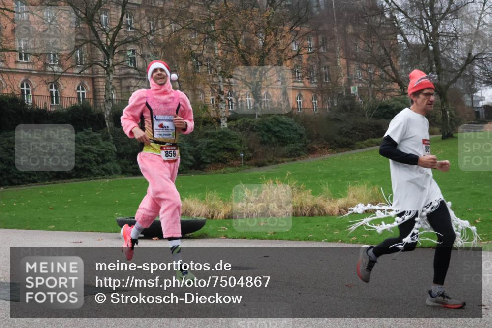 08.12.2024 - St. Pauli X-Mass-Run No. 14 Strokosch-Dieckow http://msf.ph/oto/7504867 08.12.2024 09:38:43 Laufen 859, 88 meine-sportfotos.de
