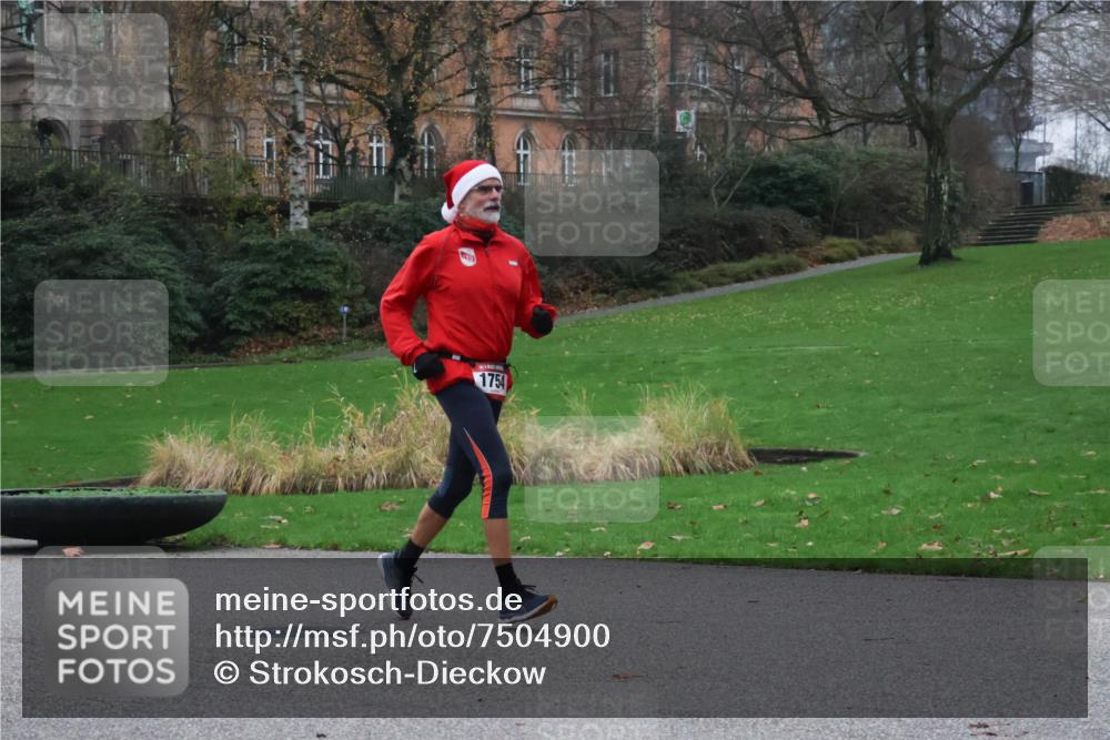 08.12.2024 - St. Pauli X-Mass-Run No. 14 Strokosch-Dieckow http://msf.ph/oto/7504900 08.12.2024 09:38:47 Laufen 1754 meine-sportfotos.de