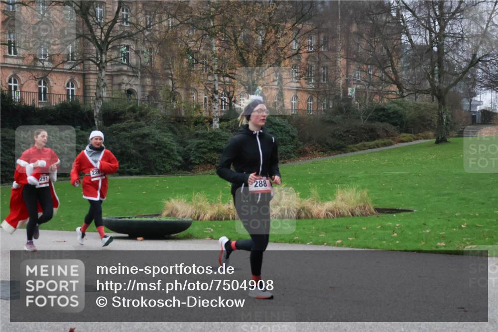 08.12.2024 - St. Pauli X-Mass-Run No. 14 Strokosch-Dieckow http://msf.ph/oto/7504908 08.12.2024 09:38:49 Laufen 291, 226, 288 meine-sportfotos.de
