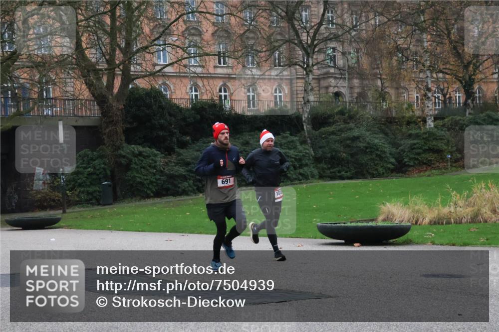 08.12.2024 - St. Pauli X-Mass-Run No. 14 Strokosch-Dieckow http://msf.ph/oto/7504939 08.12.2024 09:38:55 Laufen 691, 181 meine-sportfotos.de
