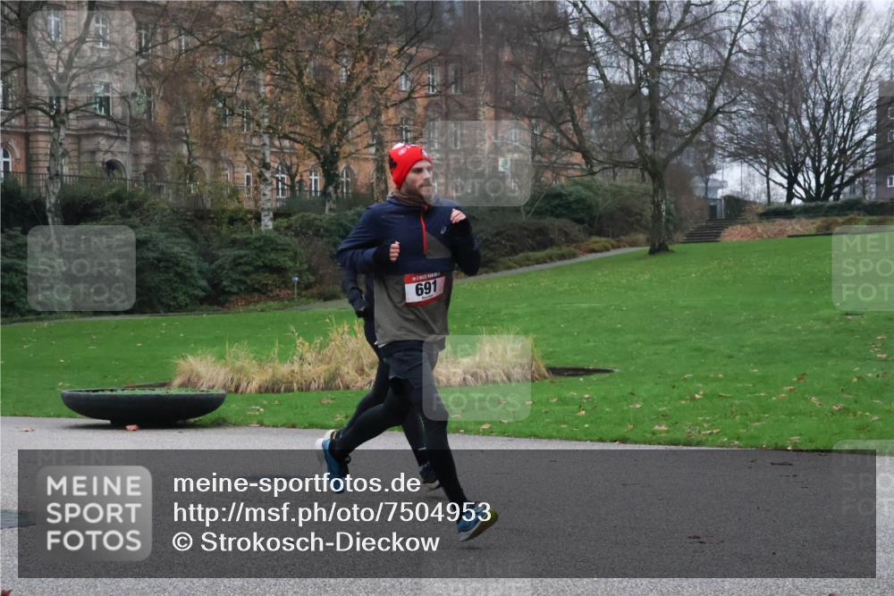 08.12.2024 - St. Pauli X-Mass-Run No. 14 Strokosch-Dieckow http://msf.ph/oto/7504953 08.12.2024 09:38:56 Laufen 691 meine-sportfotos.de