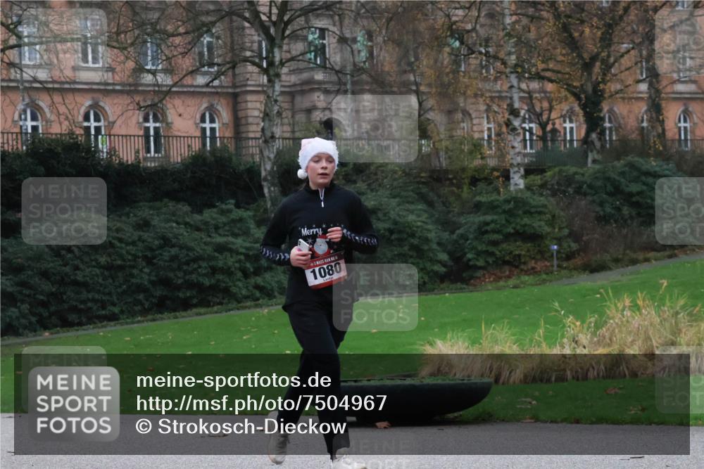 08.12.2024 - St. Pauli X-Mass-Run No. 14 Strokosch-Dieckow http://msf.ph/oto/7504967 08.12.2024 09:39:02 Laufen 14, 1080 meine-sportfotos.de
