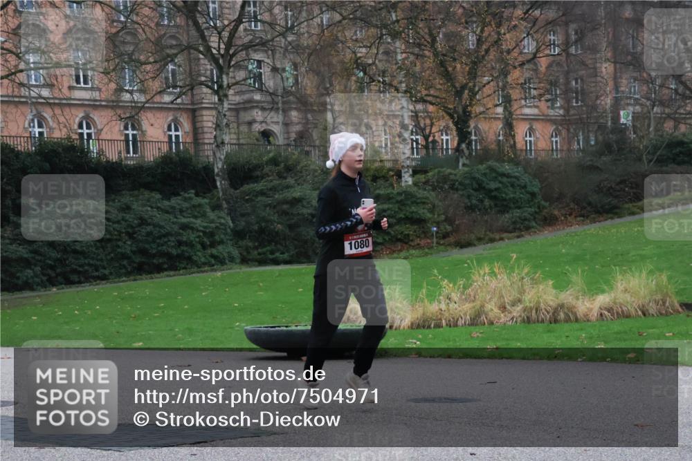 08.12.2024 - St. Pauli X-Mass-Run No. 14 Strokosch-Dieckow http://msf.ph/oto/7504971 08.12.2024 09:39:02 Laufen 1080 meine-sportfotos.de