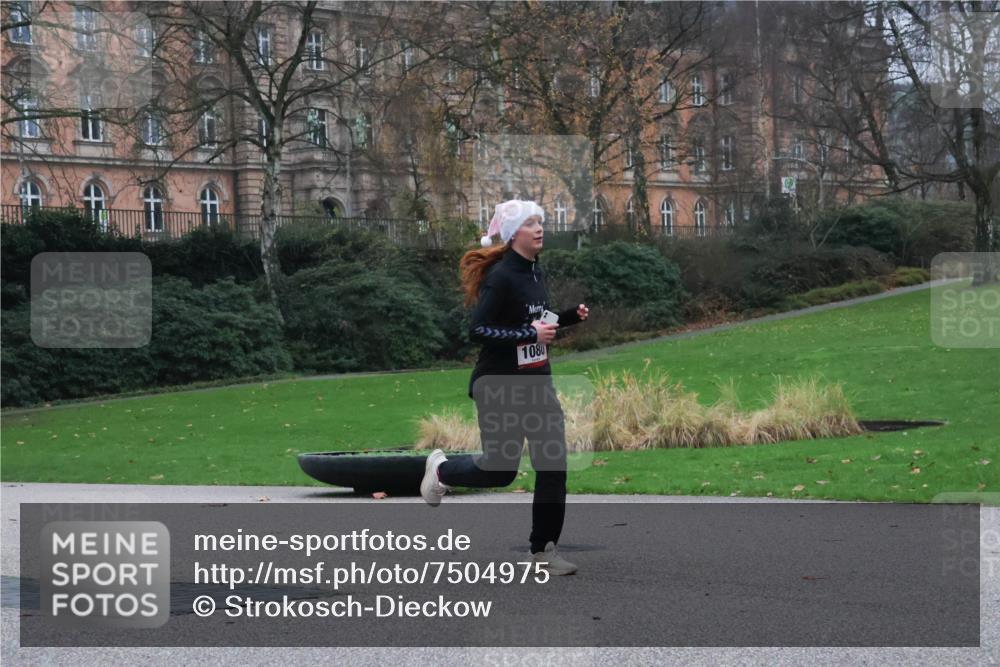 08.12.2024 - St. Pauli X-Mass-Run No. 14 Strokosch-Dieckow http://msf.ph/oto/7504975 08.12.2024 09:39:03 Laufen 1080 meine-sportfotos.de