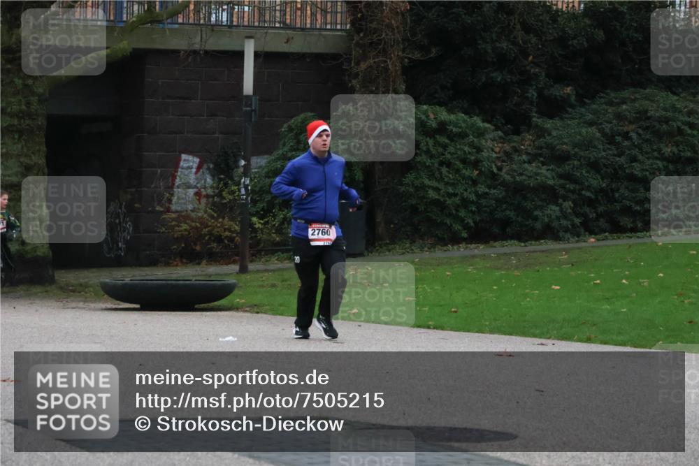 08.12.2024 - St. Pauli X-Mass-Run No. 14 Strokosch-Dieckow http://msf.ph/oto/7505215 08.12.2024 09:39:39 Laufen 20, 2760, 2760 meine-sportfotos.de