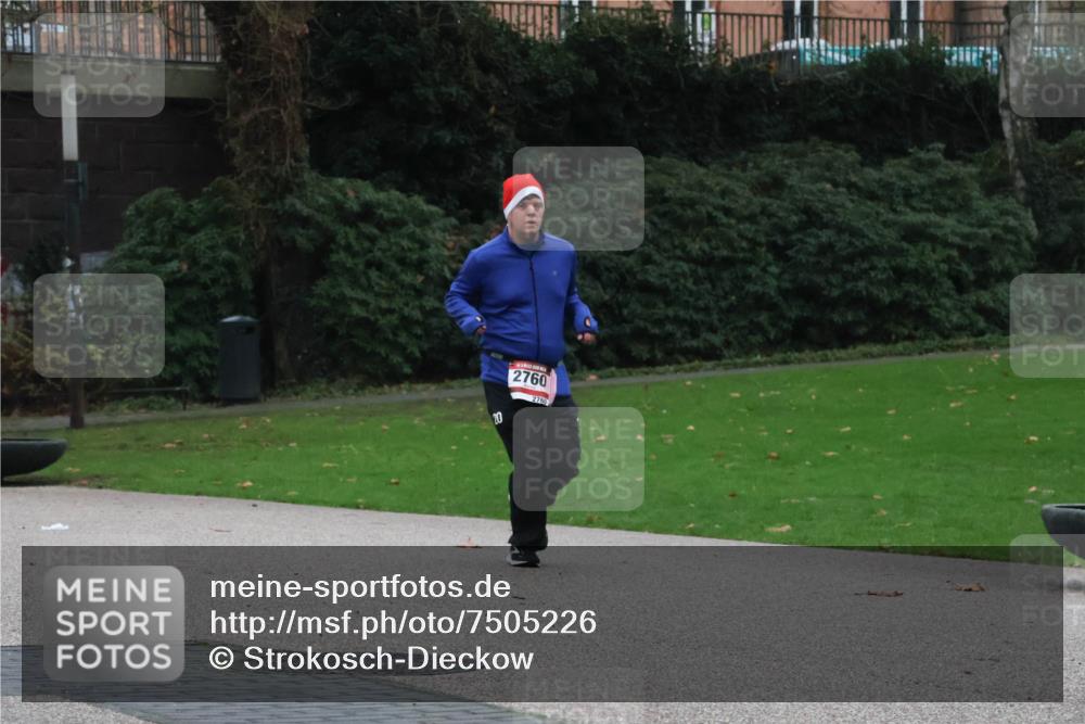 08.12.2024 - St. Pauli X-Mass-Run No. 14 Strokosch-Dieckow http://msf.ph/oto/7505226 08.12.2024 09:39:41 Laufen 20, 2760, 2760 meine-sportfotos.de