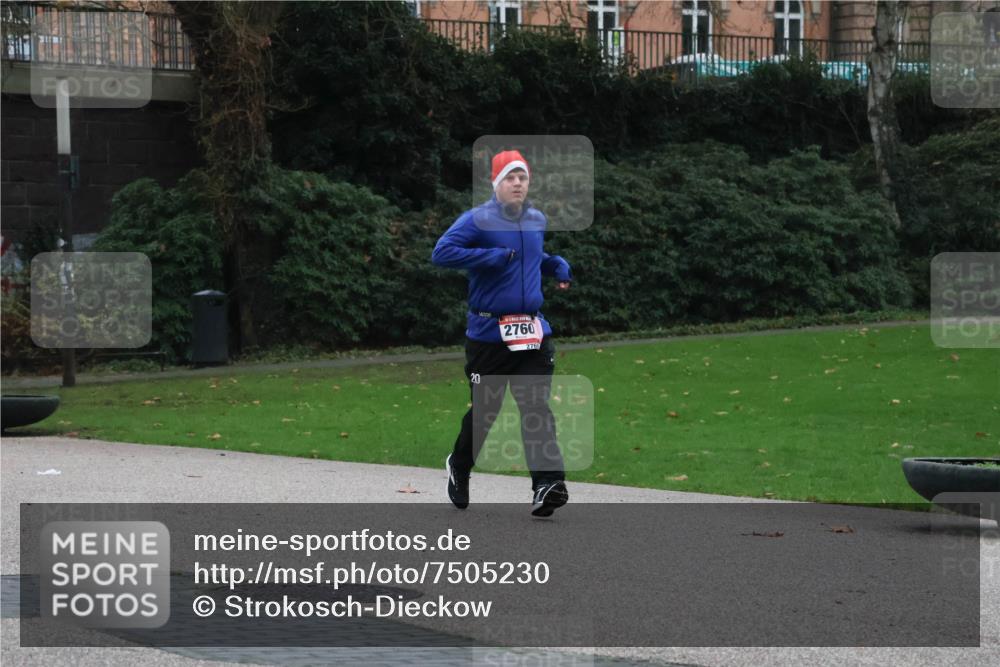 08.12.2024 - St. Pauli X-Mass-Run No. 14 Strokosch-Dieckow http://msf.ph/oto/7505230 08.12.2024 09:39:41 Laufen 20, 2760, 276 meine-sportfotos.de