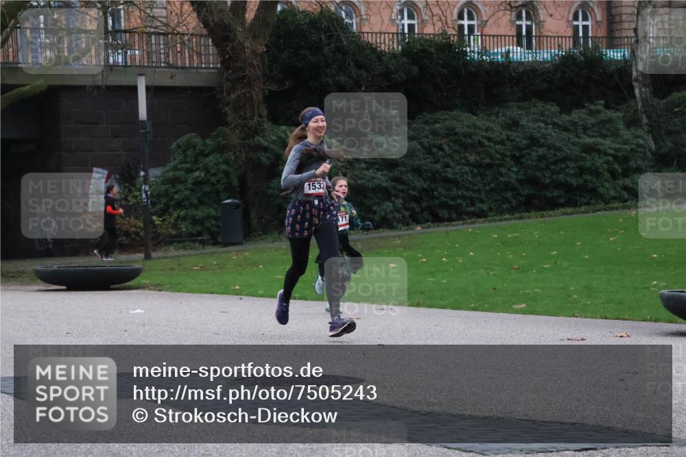 08.12.2024 - St. Pauli X-Mass-Run No. 14 Strokosch-Dieckow http://msf.ph/oto/7505243 08.12.2024 09:39:44 Laufen 1532, 171 meine-sportfotos.de