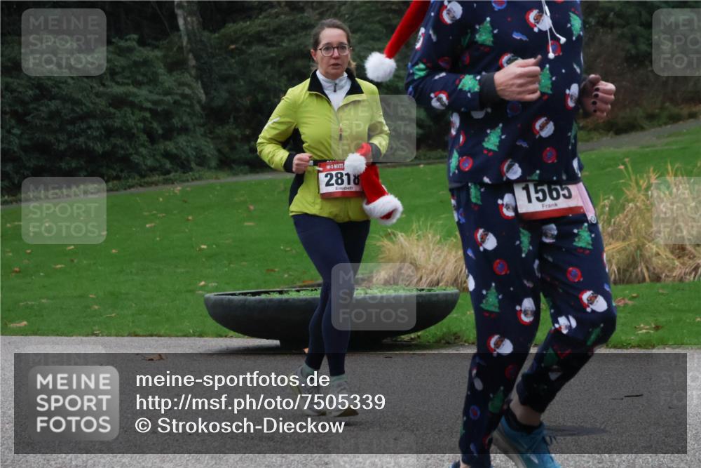 08.12.2024 - St. Pauli X-Mass-Run No. 14 Strokosch-Dieckow http://msf.ph/oto/7505339 08.12.2024 09:40:02 Laufen 2818, 1565 meine-sportfotos.de