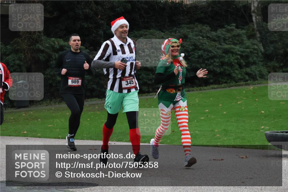 08.12.2024 - St. Pauli X-Mass-Run No. 14 Strokosch-Dieckow http://msf.ph/oto/7505358 08.12.2024 09:40:05 Laufen 989, 345 meine-sportfotos.de
