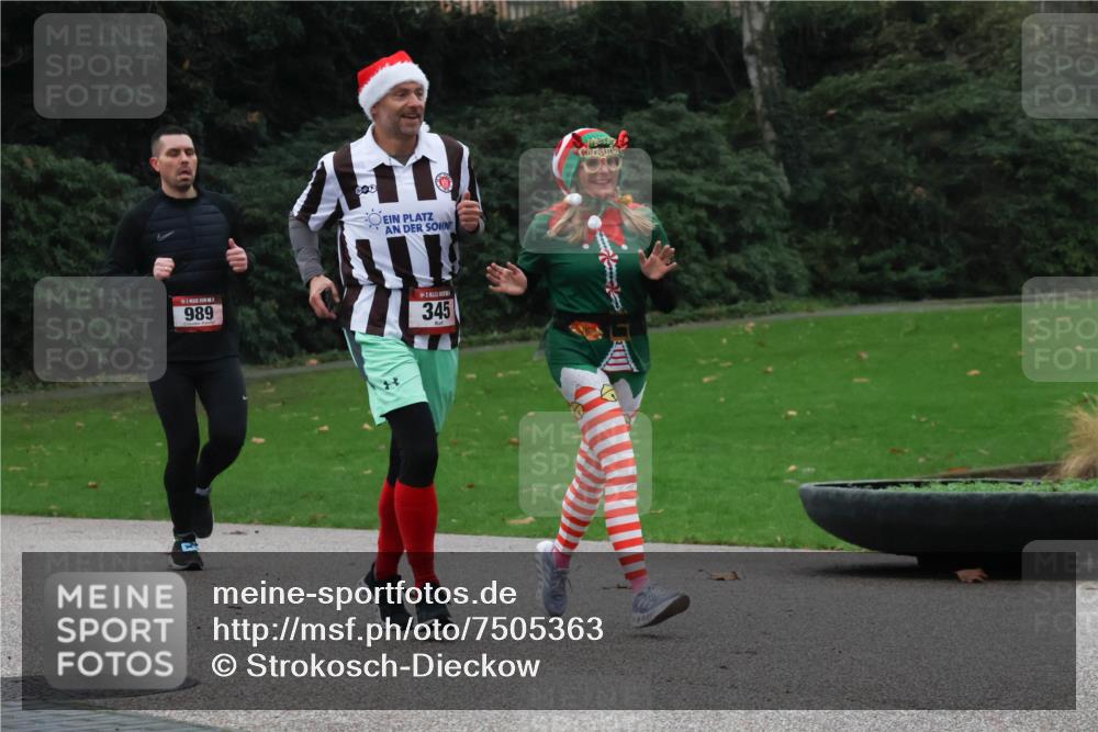 08.12.2024 - St. Pauli X-Mass-Run No. 14 Strokosch-Dieckow http://msf.ph/oto/7505363 08.12.2024 09:40:05 Laufen 989, 345 meine-sportfotos.de
