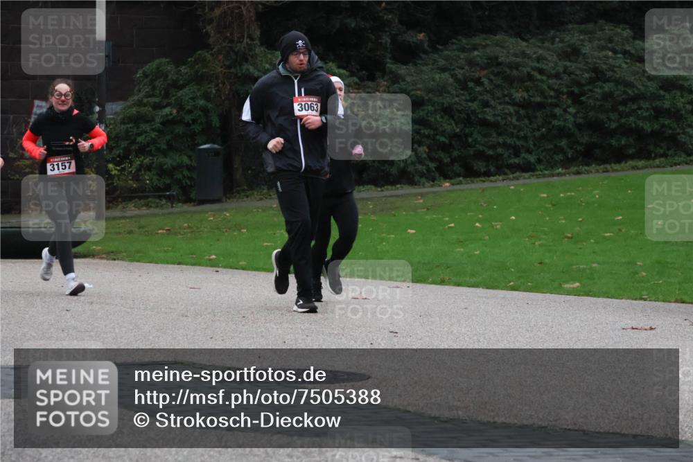 08.12.2024 - St. Pauli X-Mass-Run No. 14 Strokosch-Dieckow http://msf.ph/oto/7505388 08.12.2024 09:40:09 Laufen 3157, 3063 meine-sportfotos.de