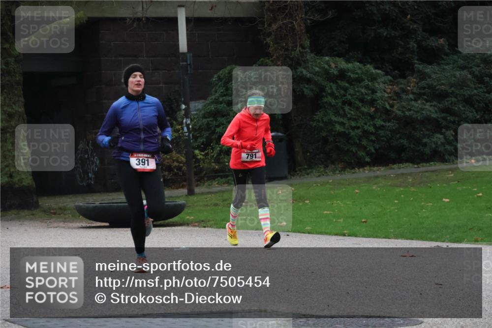 08.12.2024 - St. Pauli X-Mass-Run No. 14 Strokosch-Dieckow http://msf.ph/oto/7505454 08.12.2024 09:40:19 Laufen 791, 391 meine-sportfotos.de