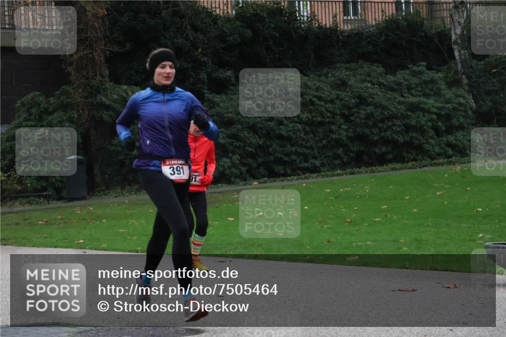 08.12.2024 - St. Pauli X-Mass-Run No. 14 Strokosch-Dieckow http://msf.ph/oto/7505464 08.12.2024 09:40:20 Laufen 391, 91 meine-sportfotos.de