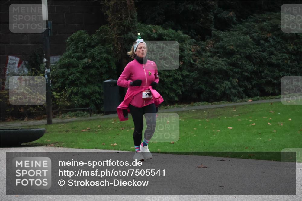 08.12.2024 - St. Pauli X-Mass-Run No. 14 Strokosch-Dieckow http://msf.ph/oto/7505541 08.12.2024 09:40:30 Laufen 29 meine-sportfotos.de