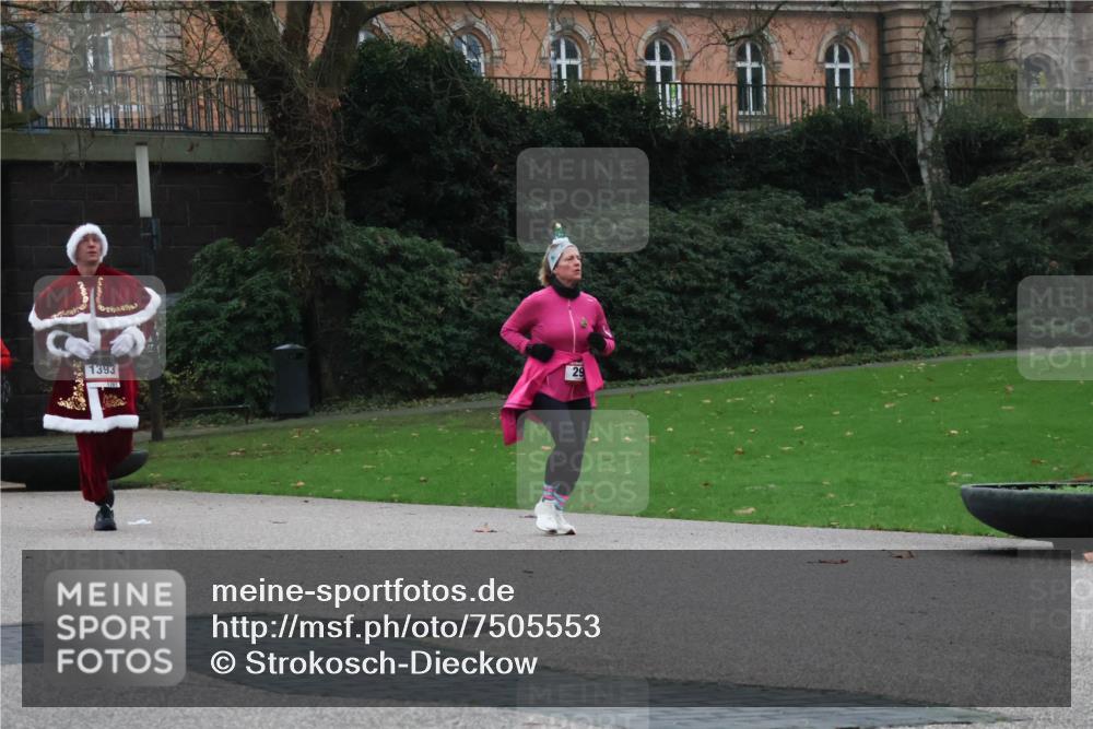 08.12.2024 - St. Pauli X-Mass-Run No. 14 Strokosch-Dieckow http://msf.ph/oto/7505553 08.12.2024 09:40:31 Laufen 1393, 29 meine-sportfotos.de