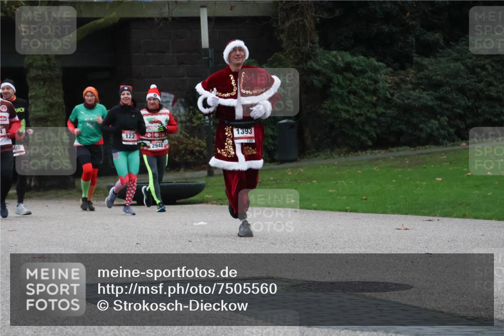 08.12.2024 - St. Pauli X-Mass-Run No. 14 Strokosch-Dieckow http://msf.ph/oto/7505560 08.12.2024 09:40:32 Laufen 123, 5081, 2948, 1393 meine-sportfotos.de