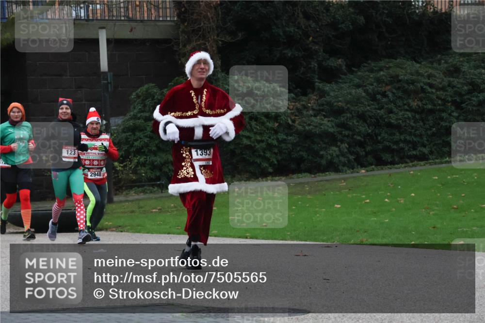 08.12.2024 - St. Pauli X-Mass-Run No. 14 Strokosch-Dieckow http://msf.ph/oto/7505565 08.12.2024 09:40:32 Laufen 123, 123, 1393, 1393, 2948 meine-sportfotos.de