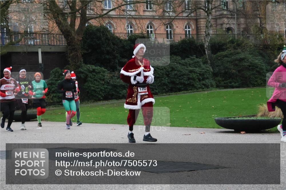 08.12.2024 - St. Pauli X-Mass-Run No. 14 Strokosch-Dieckow http://msf.ph/oto/7505573 08.12.2024 09:40:33 Laufen 174, 608, 123, 1393 meine-sportfotos.de