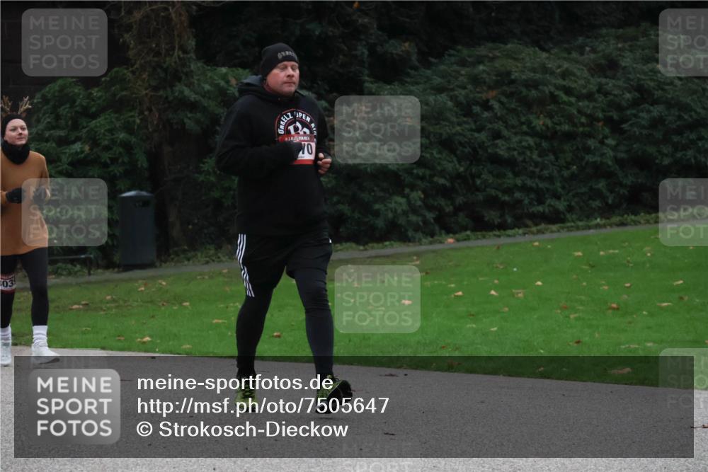 08.12.2024 - St. Pauli X-Mass-Run No. 14 Strokosch-Dieckow http://msf.ph/oto/7505647 08.12.2024 09:40:43 Laufen 303, 70 meine-sportfotos.de