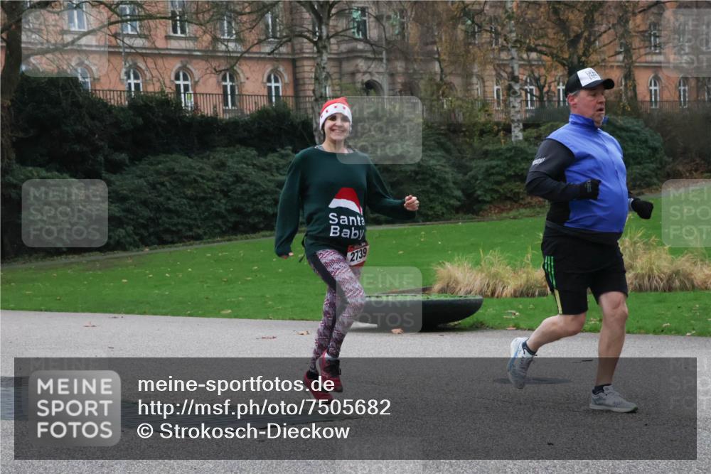 08.12.2024 - St. Pauli X-Mass-Run No. 14 Strokosch-Dieckow http://msf.ph/oto/7505682 08.12.2024 09:40:49 Laufen 2739 meine-sportfotos.de