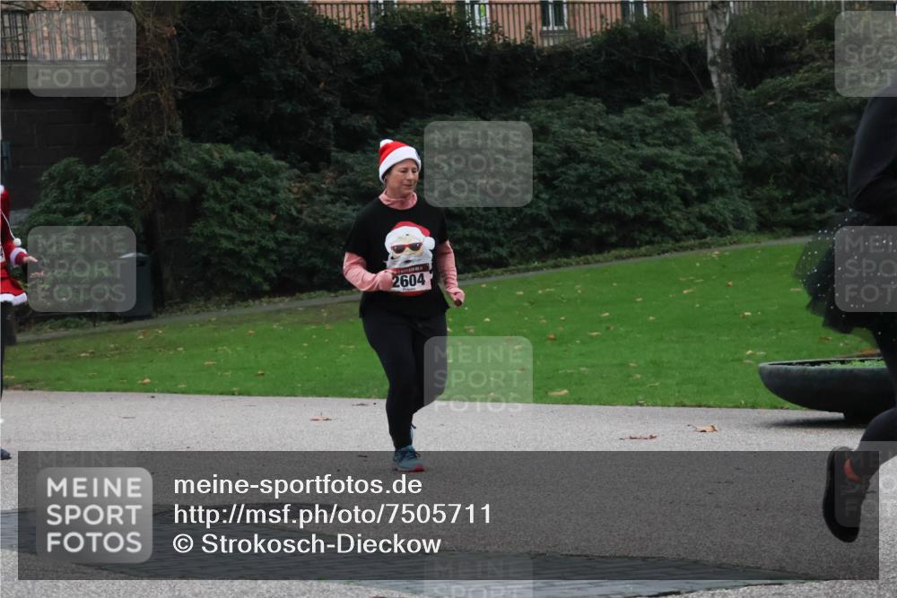 08.12.2024 - St. Pauli X-Mass-Run No. 14 Strokosch-Dieckow http://msf.ph/oto/7505711 08.12.2024 09:40:55 Laufen 2604 meine-sportfotos.de