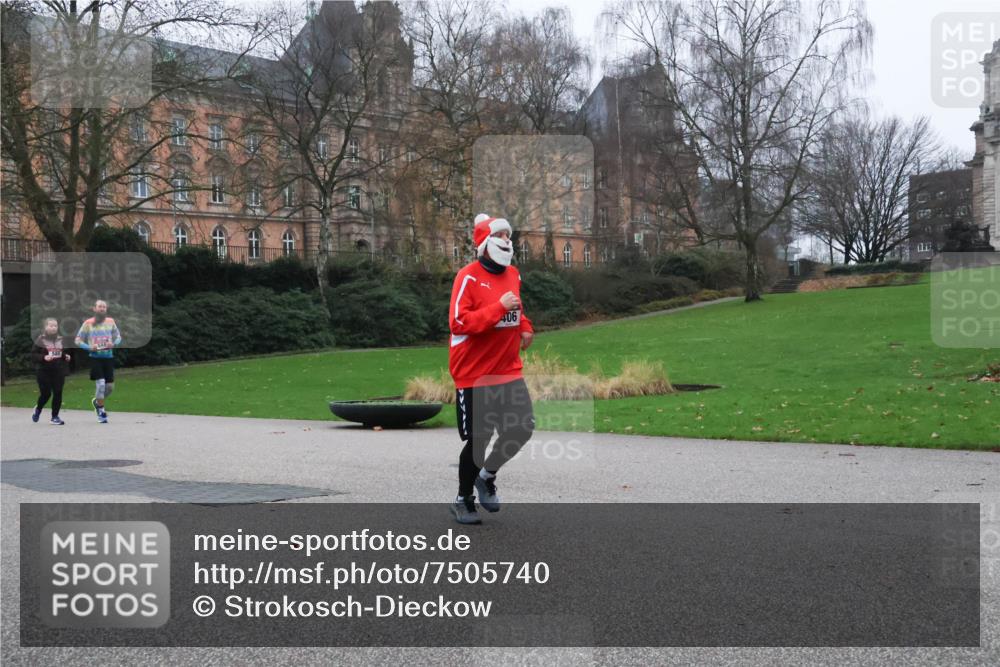 08.12.2024 - St. Pauli X-Mass-Run No. 14 Strokosch-Dieckow http://msf.ph/oto/7505740 08.12.2024 09:41:00 Laufen 406 meine-sportfotos.de