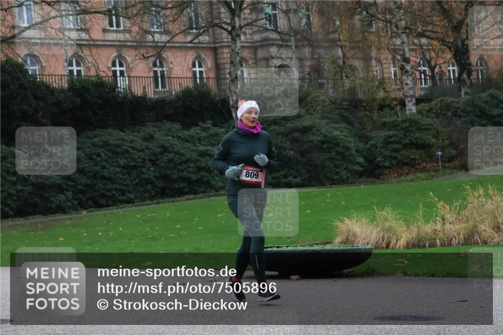 08.12.2024 - St. Pauli X-Mass-Run No. 14 Strokosch-Dieckow http://msf.ph/oto/7505896 08.12.2024 09:41:22 Laufen 1, 809 meine-sportfotos.de