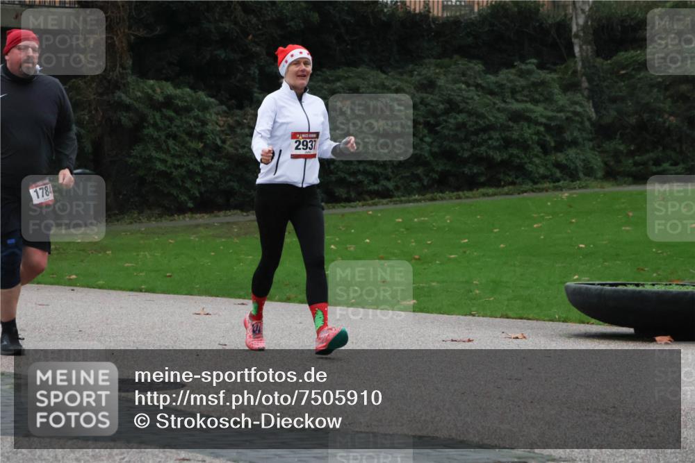 08.12.2024 - St. Pauli X-Mass-Run No. 14 Strokosch-Dieckow http://msf.ph/oto/7505910 08.12.2024 09:41:24 Laufen 1784, 2937 meine-sportfotos.de