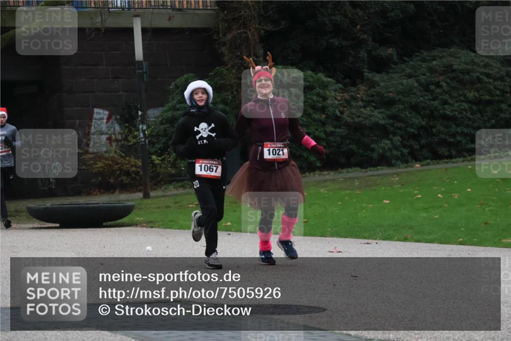 08.12.2024 - St. Pauli X-Mass-Run No. 14 Strokosch-Dieckow http://msf.ph/oto/7505926 08.12.2024 09:41:27 Laufen 293, 20, 1067, 1021 meine-sportfotos.de