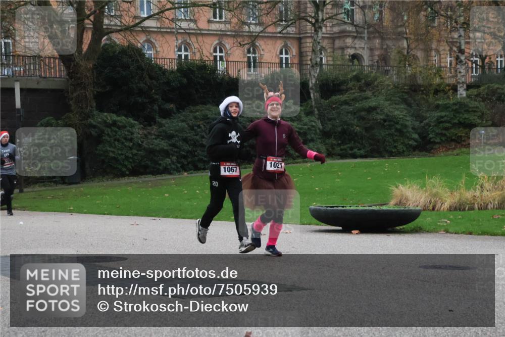 08.12.2024 - St. Pauli X-Mass-Run No. 14 Strokosch-Dieckow http://msf.ph/oto/7505939 08.12.2024 09:41:28 Laufen 293, 20, 1067, 1021 meine-sportfotos.de