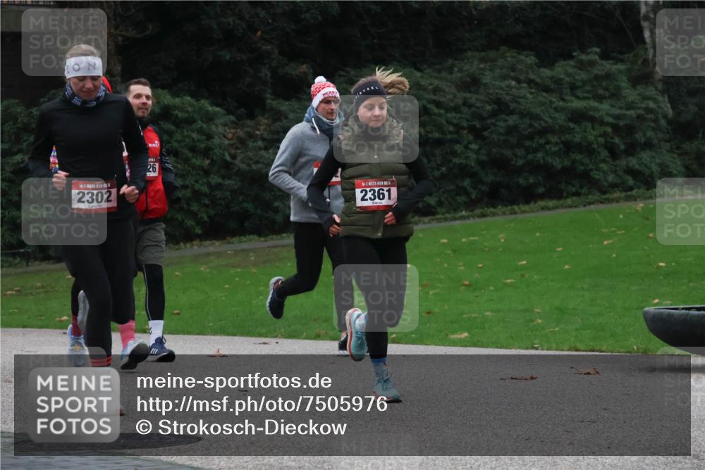 08.12.2024 - St. Pauli X-Mass-Run No. 14 Strokosch-Dieckow http://msf.ph/oto/7505976 08.12.2024 09:41:34 Laufen 2302, 26, 14, 2361 meine-sportfotos.de