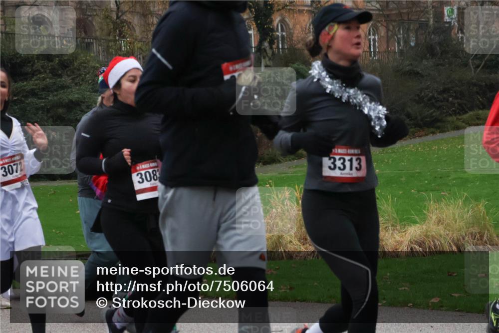 08.12.2024 - St. Pauli X-Mass-Run No. 14 Strokosch-Dieckow http://msf.ph/oto/7506064 08.12.2024 09:41:46 Laufen 3072, 072, 308, 3313 meine-sportfotos.de