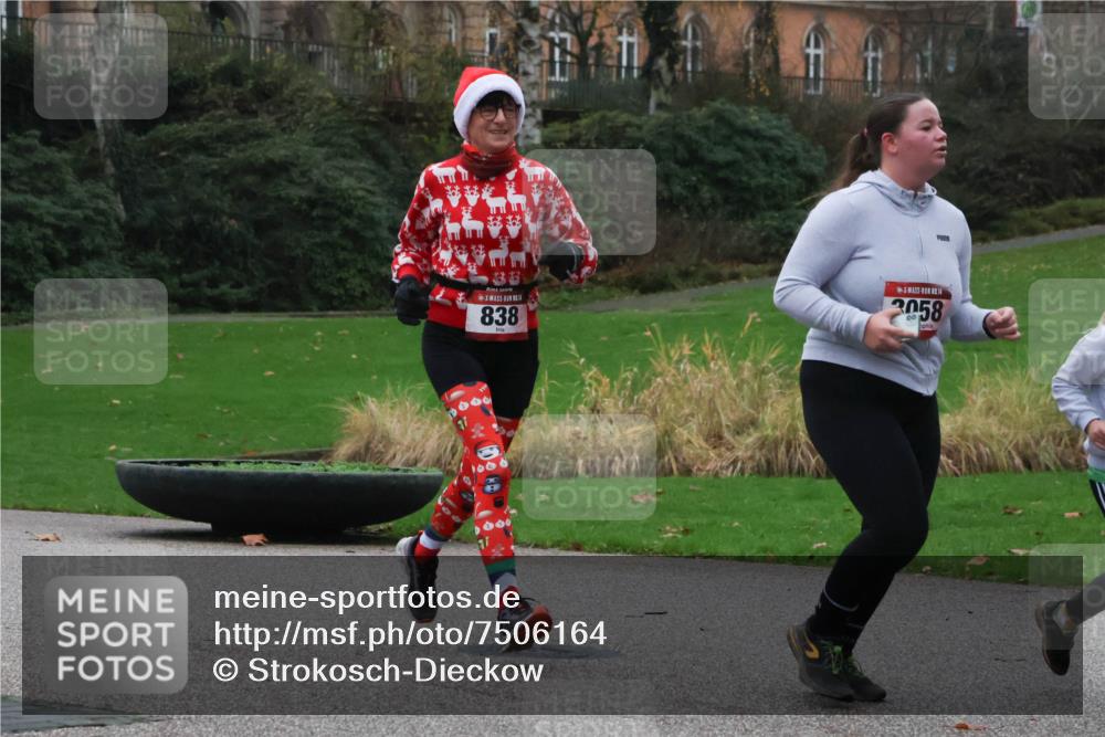 08.12.2024 - St. Pauli X-Mass-Run No. 14 Strokosch-Dieckow http://msf.ph/oto/7506164 08.12.2024 09:42:00 Laufen 838, 3058, 0900 meine-sportfotos.de