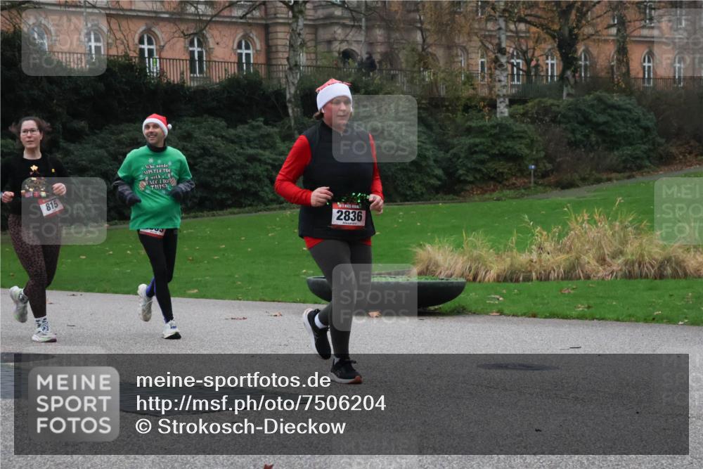 08.12.2024 - St. Pauli X-Mass-Run No. 14 Strokosch-Dieckow http://msf.ph/oto/7506204 08.12.2024 09:42:07 Laufen 815, 2836 meine-sportfotos.de