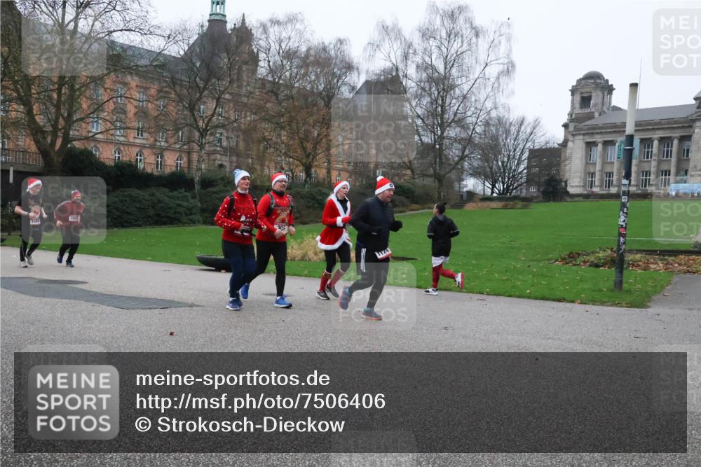 08.12.2024 - St. Pauli X-Mass-Run No. 14 Strokosch-Dieckow http://msf.ph/oto/7506406 08.12.2024 09:42:40 Laufen 1958, 2265, 20, 1124 meine-sportfotos.de