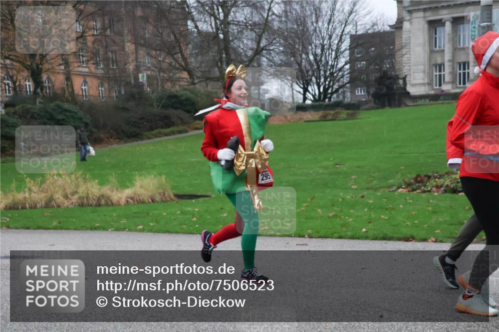 08.12.2024 - St. Pauli X-Mass-Run No. 14 Strokosch-Dieckow http://msf.ph/oto/7506523 08.12.2024 09:42:54 Laufen 295 meine-sportfotos.de