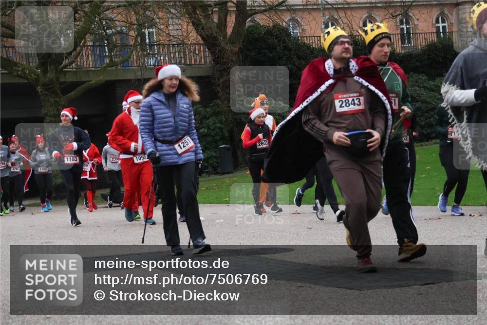 08.12.2024 - St. Pauli X-Mass-Run No. 14 Strokosch-Dieckow http://msf.ph/oto/7506769 08.12.2024 09:43:37 Laufen 1307, 286, 1183, 3288, 1251, 3289, 230, 1092, 2603, 2843, 1, 52 meine-sportfotos.de