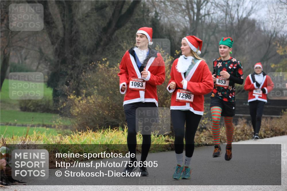 08.12.2024 - St. Pauli X-Mass-Run No. 14 Strokosch-Dieckow http://msf.ph/oto/7506905 08.12.2024 10:50:01 Laufen 14, 1093, 14, 1296, 853, 908 meine-sportfotos.de