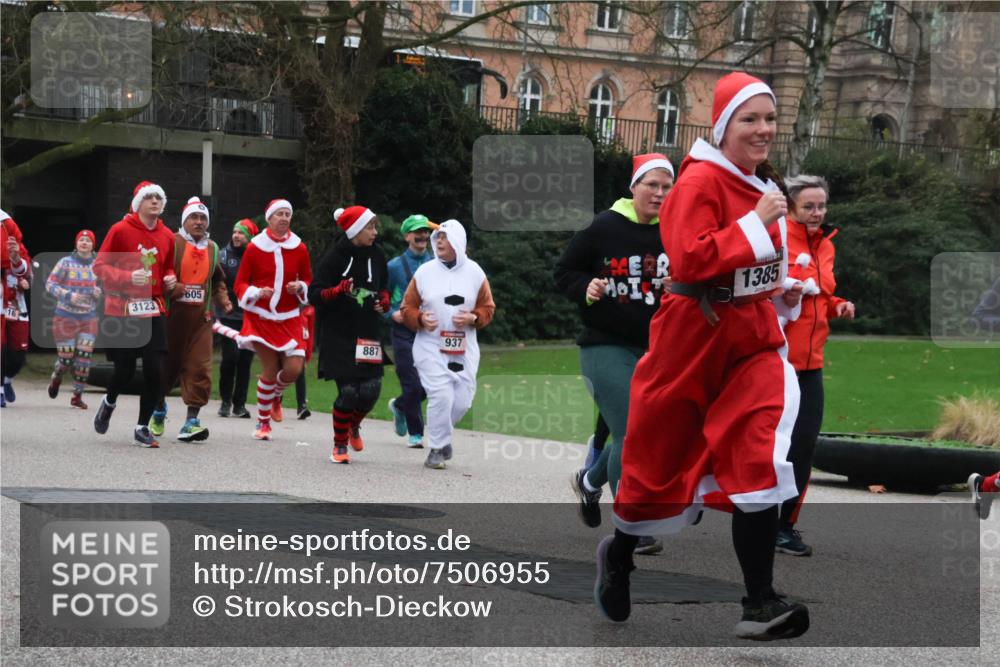 08.12.2024 - St. Pauli X-Mass-Run No. 14 Strokosch-Dieckow http://msf.ph/oto/7506955 08.12.2024 09:43:57 Laufen 963, 3123, 605, 887, 937, 1385 meine-sportfotos.de