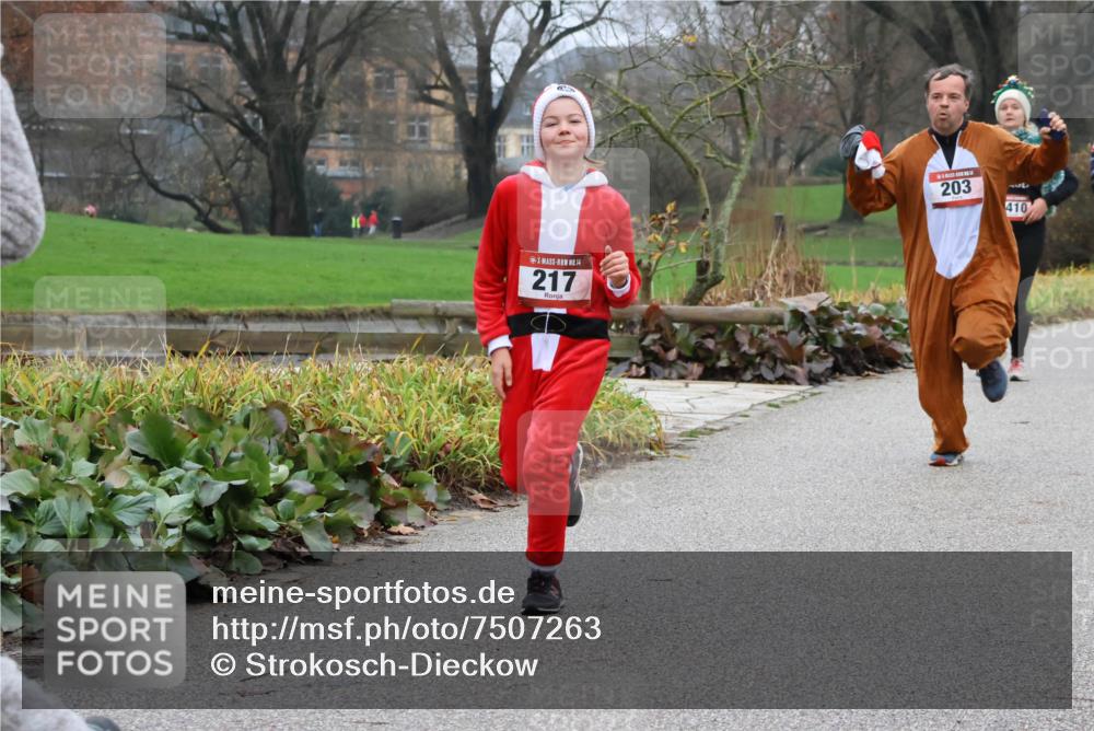08.12.2024 - St. Pauli X-Mass-Run No. 14 Strokosch-Dieckow http://msf.ph/oto/7507263 08.12.2024 10:50:56 Laufen 14, 217, 203, 410 meine-sportfotos.de