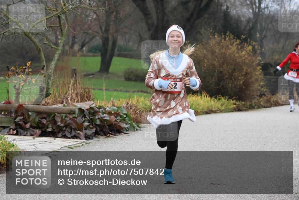 08.12.2024 - St. Pauli X-Mass-Run No. 14 Strokosch-Dieckow http://msf.ph/oto/7507842 08.12.2024 10:52:52 Laufen 14, 1655 meine-sportfotos.de
