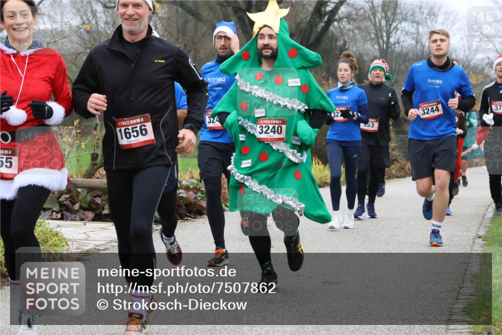 08.12.2024 - St. Pauli X-Mass-Run No. 14 Strokosch-Dieckow http://msf.ph/oto/7507862 08.12.2024 10:53:02 Laufen 14, 55, 14, 1656, 324, 14, 3240, 322, 53, 3244, 37 meine-sportfotos.de