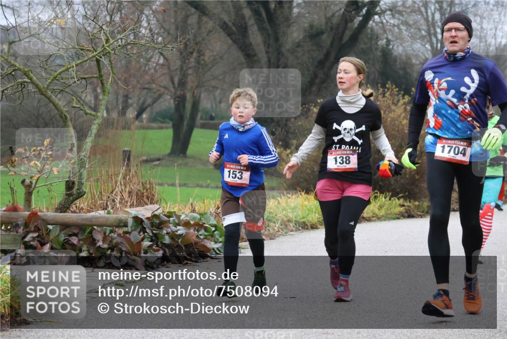 08.12.2024 - St. Pauli X-Mass-Run No. 14 Strokosch-Dieckow http://msf.ph/oto/7508094 08.12.2024 10:53:54 Laufen 14, 153, 14, 138, 14, 1704 meine-sportfotos.de