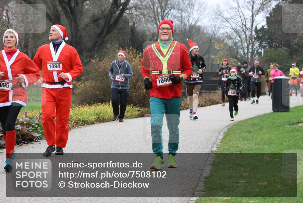 08.12.2024 - St. Pauli X-Mass-Run No. 14 Strokosch-Dieckow http://msf.ph/oto/7508102 08.12.2024 10:54:03 Laufen 14, 095, 14, 1094, 1337, 1096, 1132, 1136 meine-sportfotos.de
